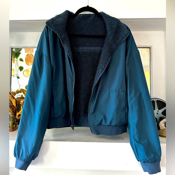 Fabletics Teddy Reversible Jacket - Picture 3 of 4